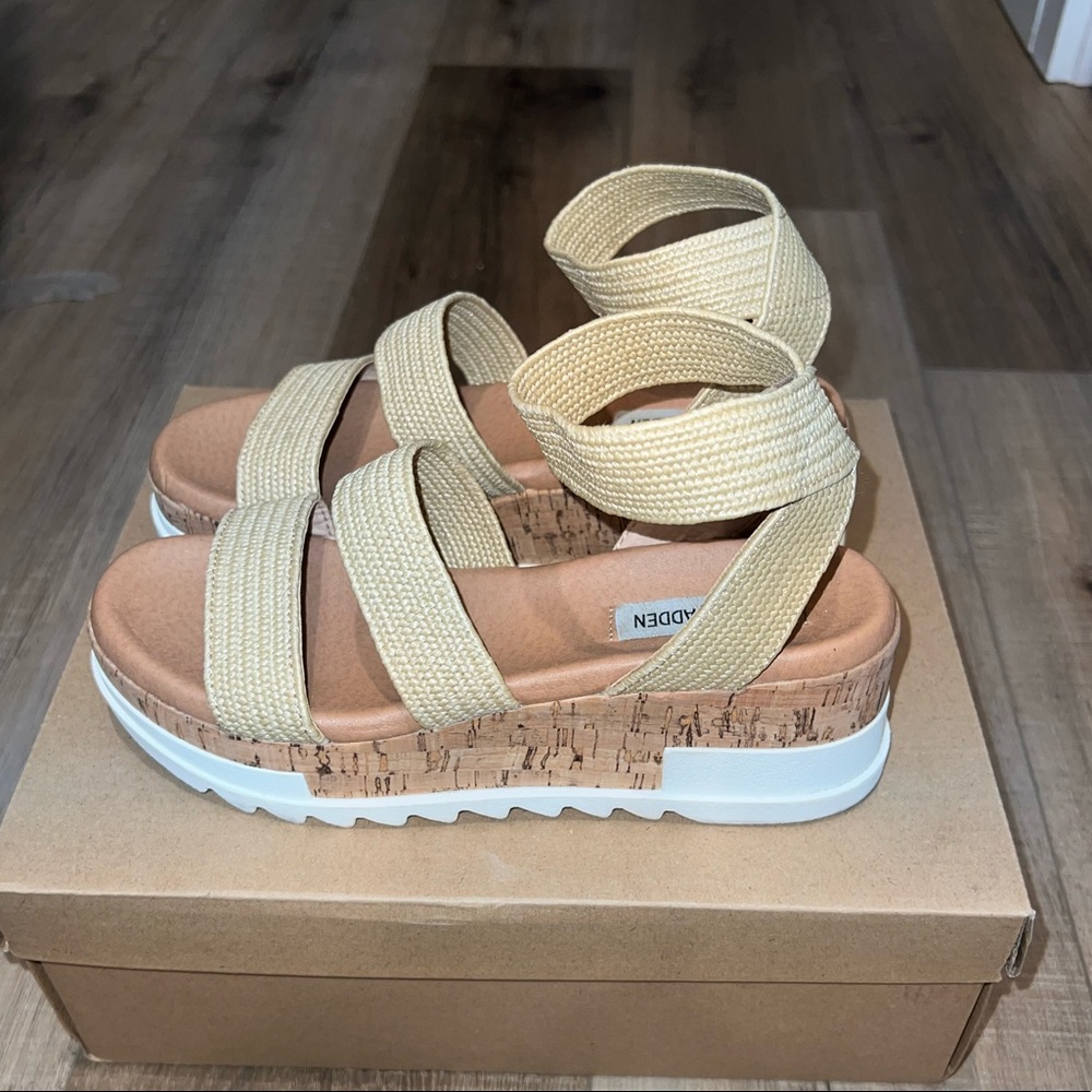 Beige ‘Bandi’ Steve Madden sandals